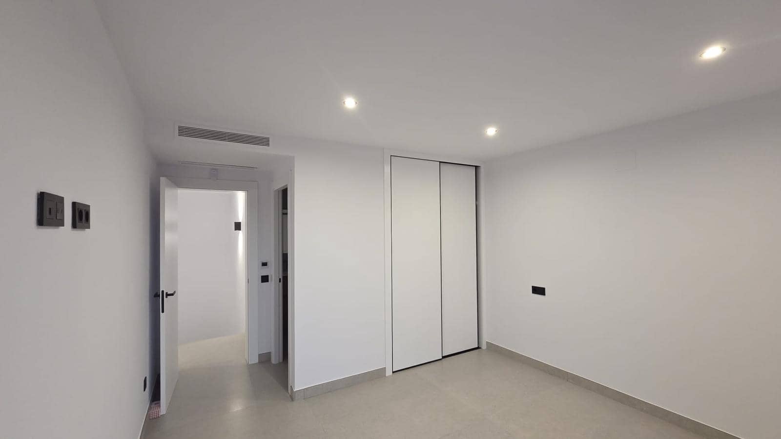 3 bedroom Villa for sale in Calpe / Calp - € 1,135,000 (Ref: 8820582)