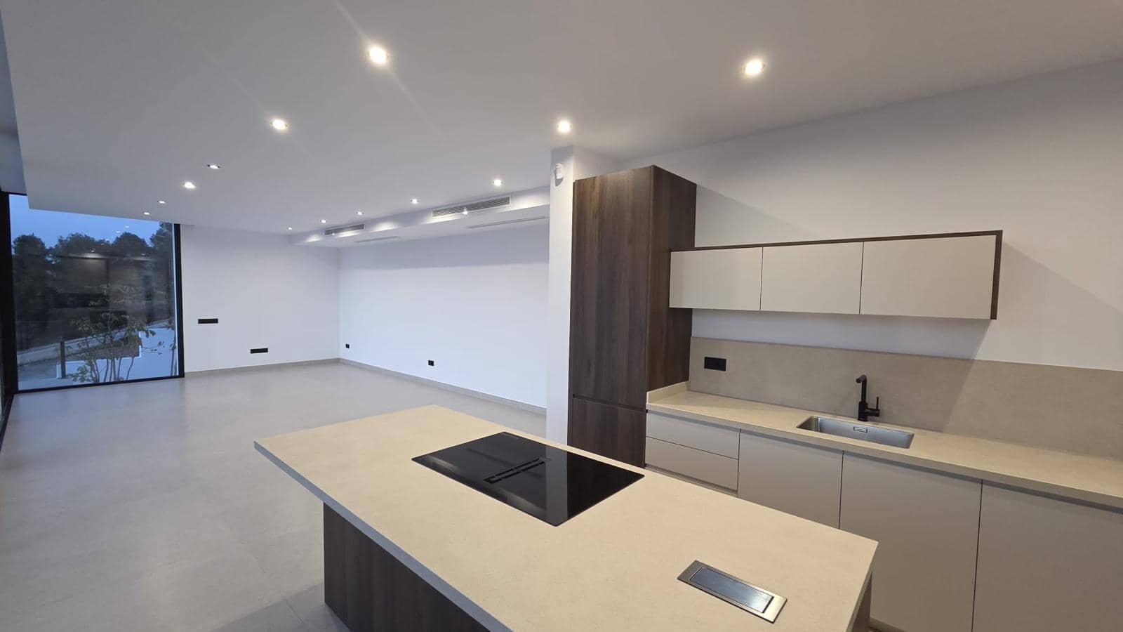 3 bedroom Villa for sale in Calpe / Calp - € 1,135,000 (Ref: 8820582)