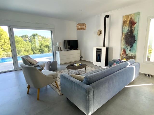 3 soveværelse Villa til salg i Benissa med swimmingpool garage - € 895.000 (Ref: 8905890)