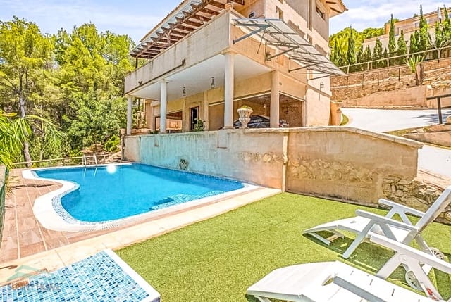 4 bedroom Villa for sale in Altea with pool garage - € 645,000 (Ref: 8907860)