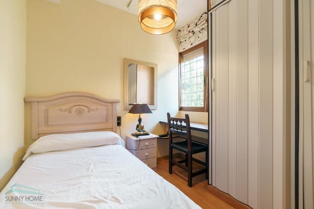 4 makuuhuone Huvila myytävänä paikassa Altea mukana 
autotalli - 645 000 € (Ref: 8907860)