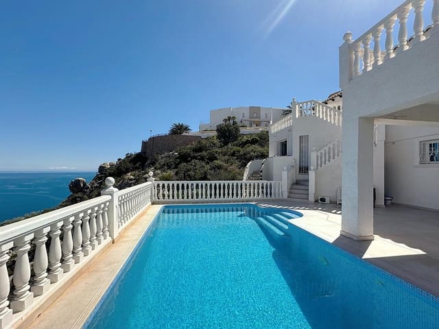 Chalet de 4 habitaciones en Benitachell / Benitatxell en venta con piscina garaje - 765.000 € (Ref: 8958269)