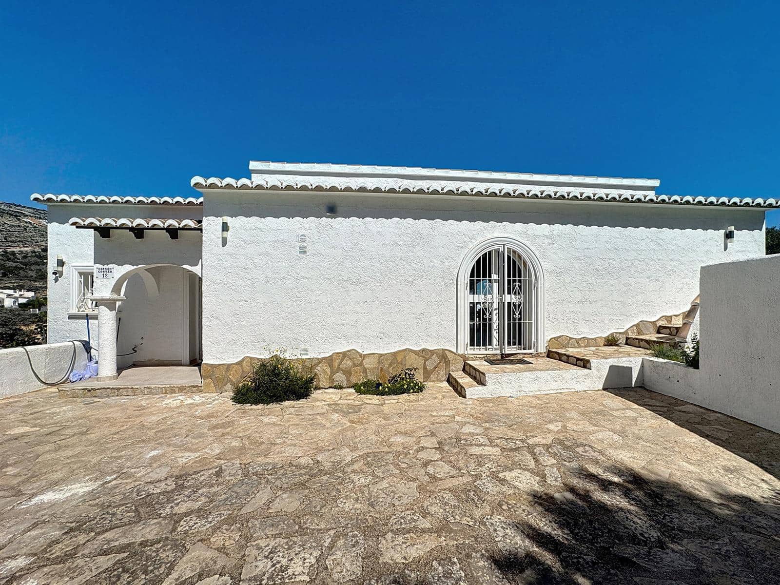 4 soveværelse Villa til salg i Benitachell / Benitatxell med swimmingpool garage - € 765.000 (Ref: 8958269)