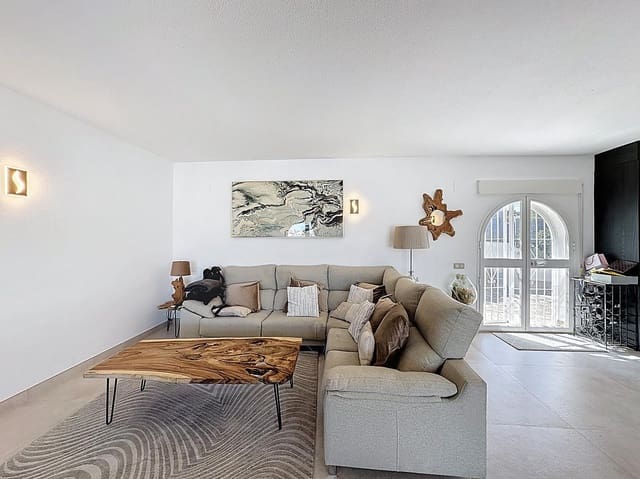 Chalet de 4 habitaciones en Benitachell / Benitatxell en venta con piscina garaje - 765.000 € (Ref: 8958269)