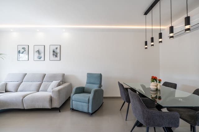 3 soverom Kjedet enebolig til salgs i Bigastro med svømmebasseng - € 329 900 (Ref: 8981881)