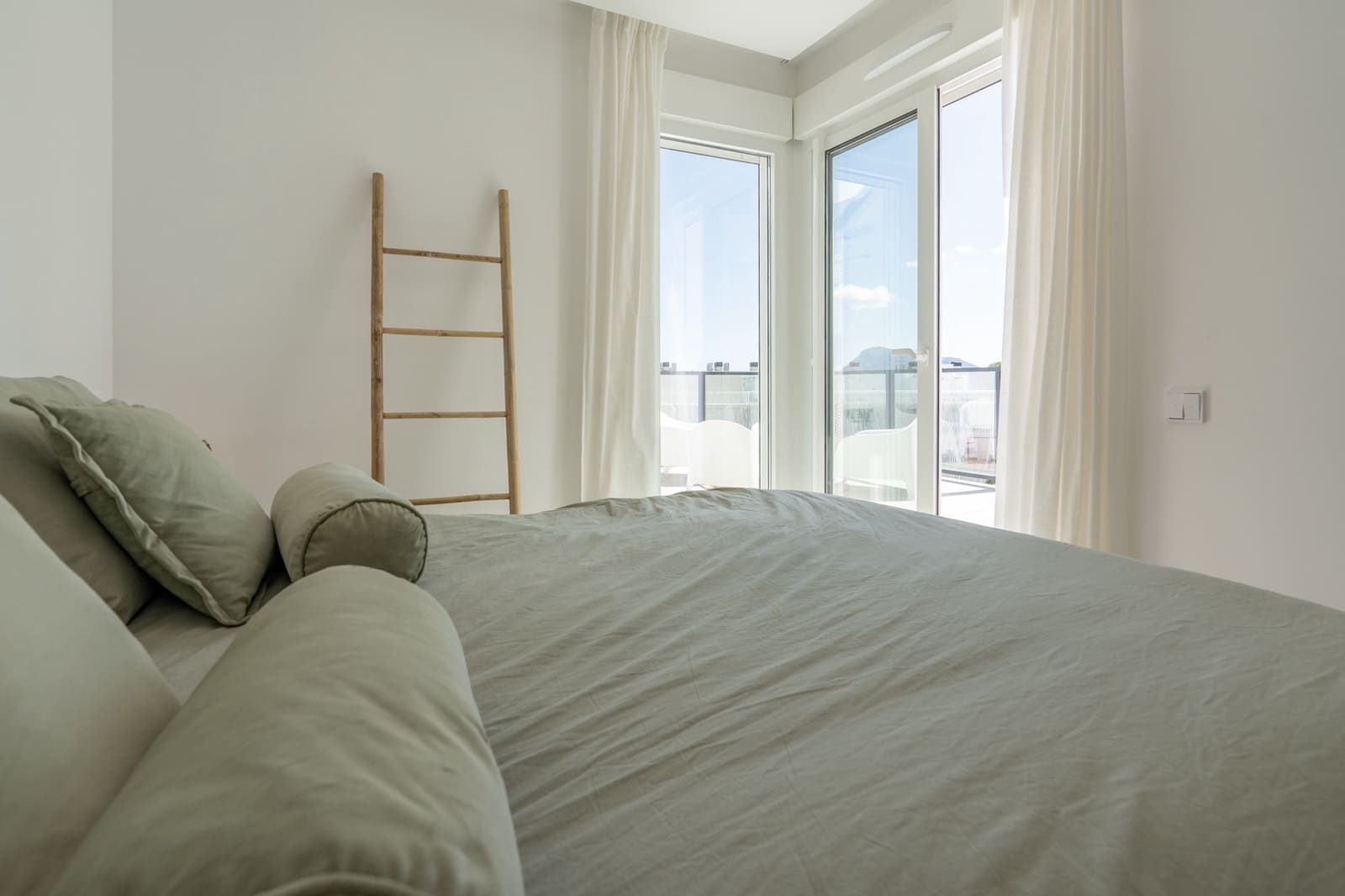 3 bedroom Apartment for sale in Denia with pool garage - € 695,000 (Ref: 9033872)