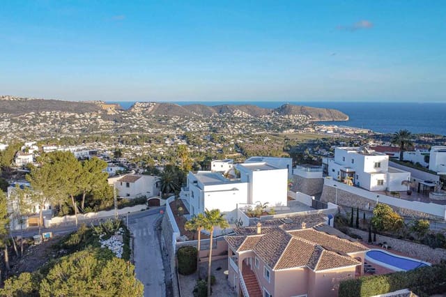 3 soveværelse Villa til salg i Moraira, Teulada-Moraira med swimmingpool garage - € 2.250.000 (Ref: 9033898)