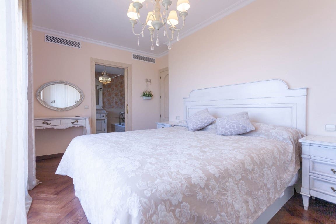 5 bedroom Villa for sale in Calpe / Calp with pool garage - € 2,980,000 (Ref: 9033906)