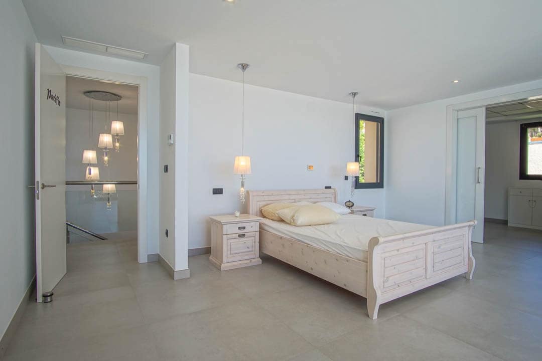 5 bedroom Villa for sale in Altea with pool garage - € 3,500,000 (Ref: 9033985)