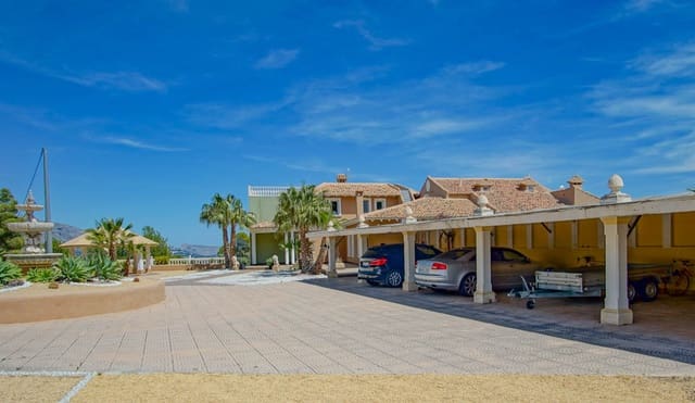 8 chambre Villa/Maison à vendre à La Nucia avec piscine - 2 500 000 € (Ref: 9033994)