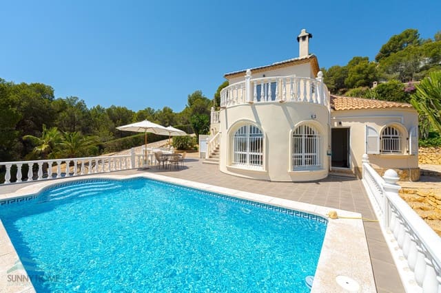 Chalet de 3 habitaciones en La Nucia en venta con piscina - 550.000 € (Ref: 9034678)