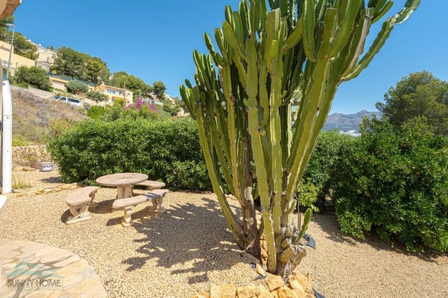 Chalet de 3 habitaciones en La Nucia en venta con piscina - 550.000 € (Ref: 9034678)