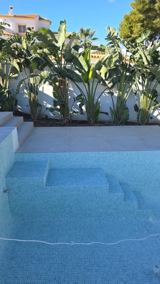 4 bedroom Villa for sale in Calpe / Calp with pool - € 1,575,000 (Ref: 9050492)