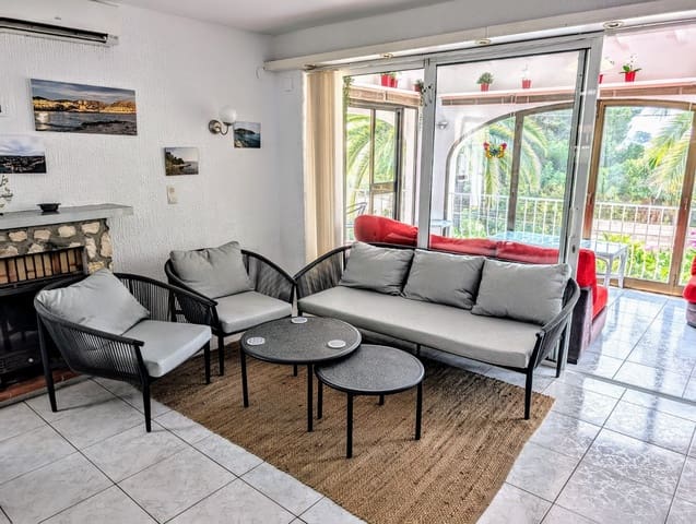 3 soveværelse Semi-Rækkehus til salg i Moraira, Teulada-Moraira med swimmingpool garage - € 535.000 (Ref: 9050493)