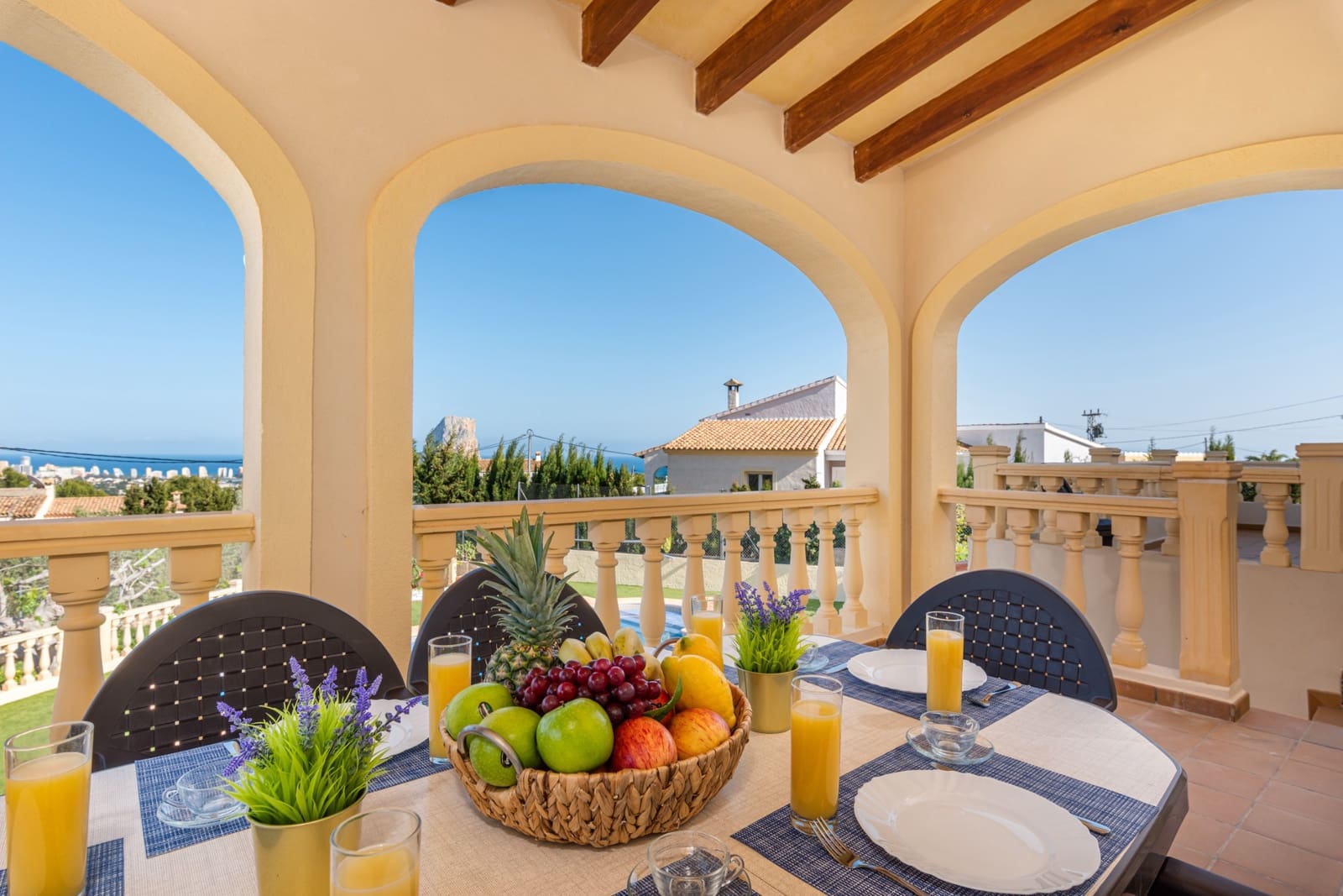 6 bedroom Villa for sale in Calpe / Calp with pool - € 1,200,000 (Ref: 9072613)