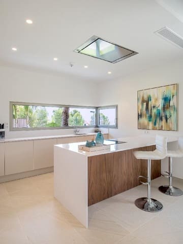 4 bedroom Villa for sale in Finestrat with pool - € 685,000 (Ref: 9079826)