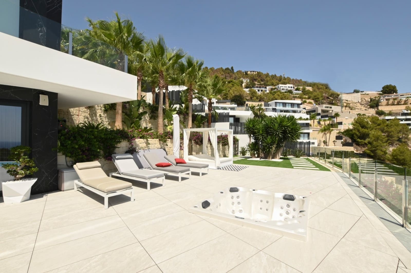 5 soveværelse Villa til salg i Benissa med swimmingpool garage - € 3.300.000 (Ref: 9079841)