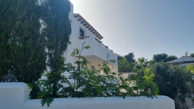 Chalet de 4 habitaciones en Moraira, Teulada-Moraira en venta con piscina garaje - 1.595.000 € (Ref: 9079844)