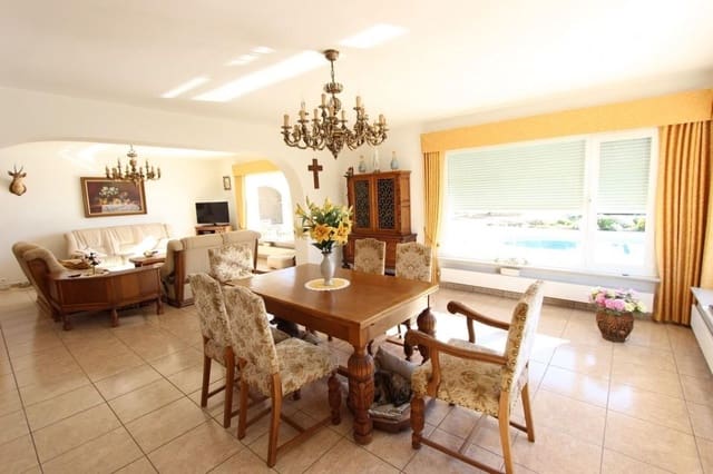 6 soverom Villa til salgs i La Nucia med svømmebasseng garasje - € 1 200 000 (Ref: 9103830)