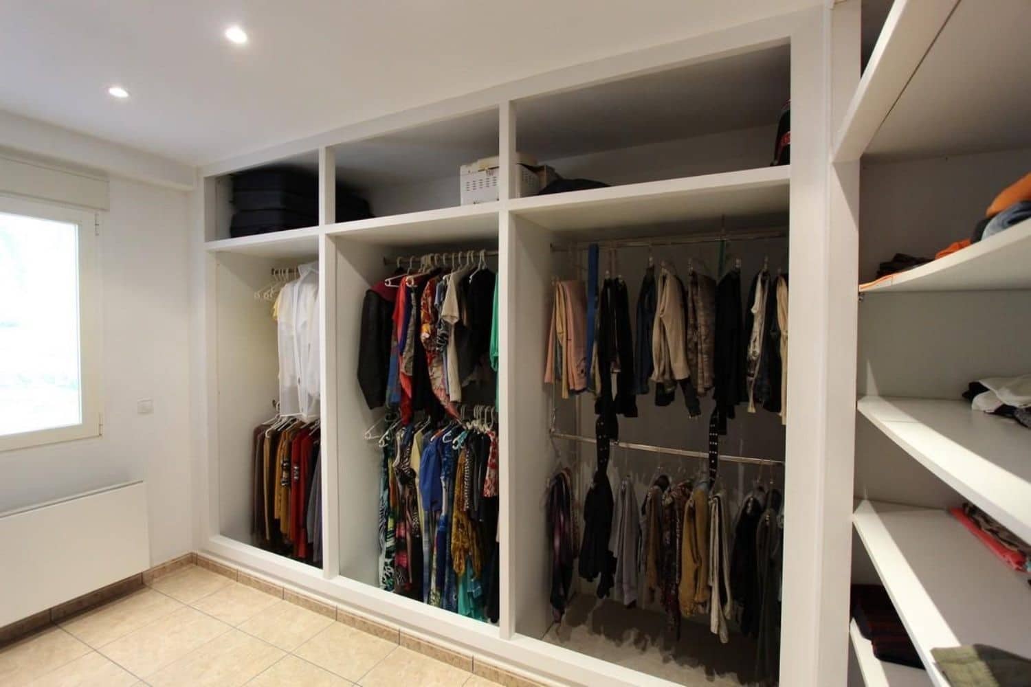 6 makuuhuone Huvila myytävänä paikassa La Nucia mukana uima-altaan 
autotalli - 1 200 000 € (Ref: 9103830)