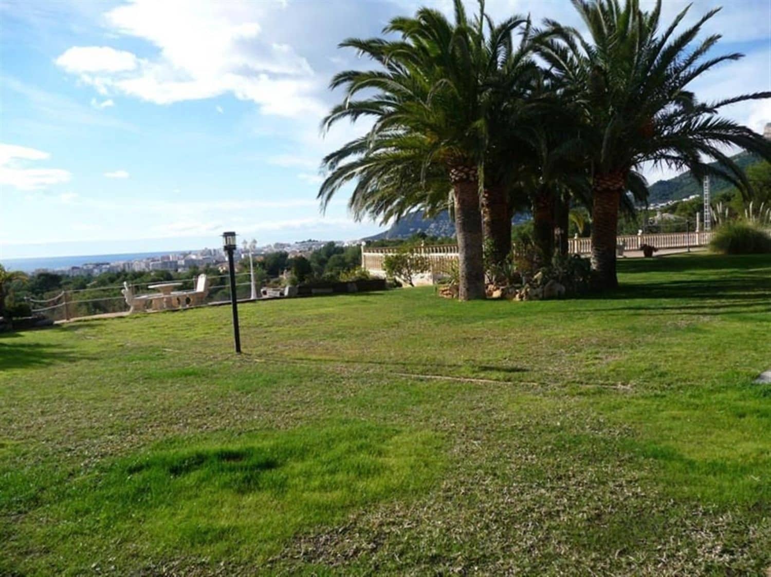 5 bedroom Villa for sale in Calpe / Calp with pool - € 2,200,000 (Ref: 9103838)