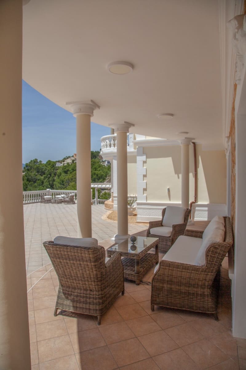 10 bedroom Villa for sale in Altea with pool - € 3,930,000 (Ref: 9103844)