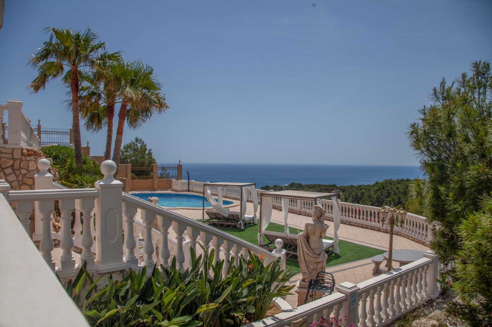 10 bedroom Villa for sale in Altea with pool - € 3,930,000 (Ref: 9103844)