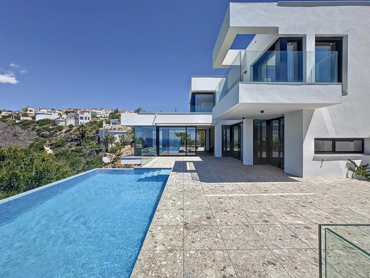 3 bedroom Villa for sale in Benitachell / Benitatxell with pool garage - € 2,250,000 (Ref: 9117402)