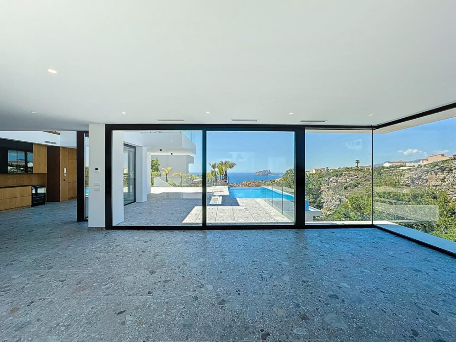 3 bedroom Villa for sale in Benitachell / Benitatxell with pool garage - € 2,250,000 (Ref: 9117402)