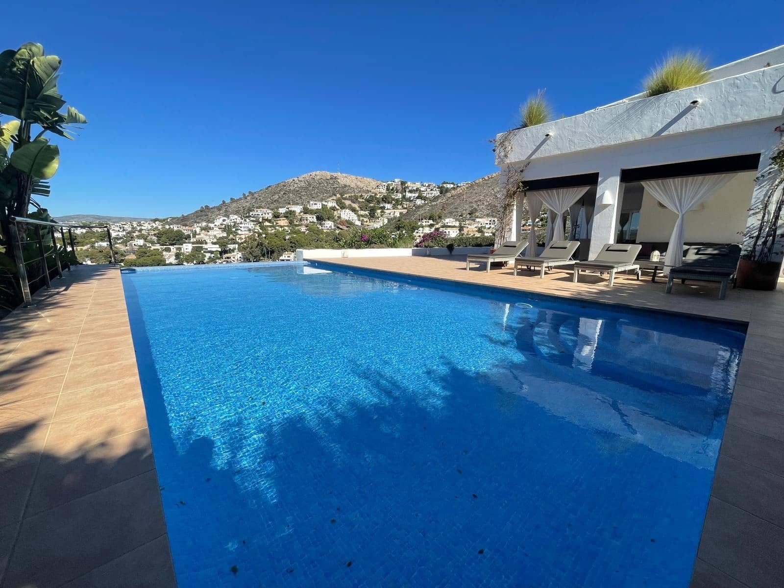 3 bedroom Villa for sale in Moraira with pool garage - € 1,899,000 (Ref: 9117929)