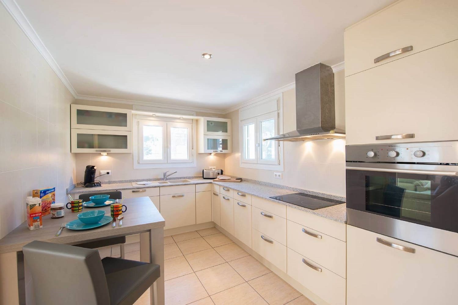 5 bedroom Villa for sale in Moraira with pool - € 795,000 (Ref: 9152488)