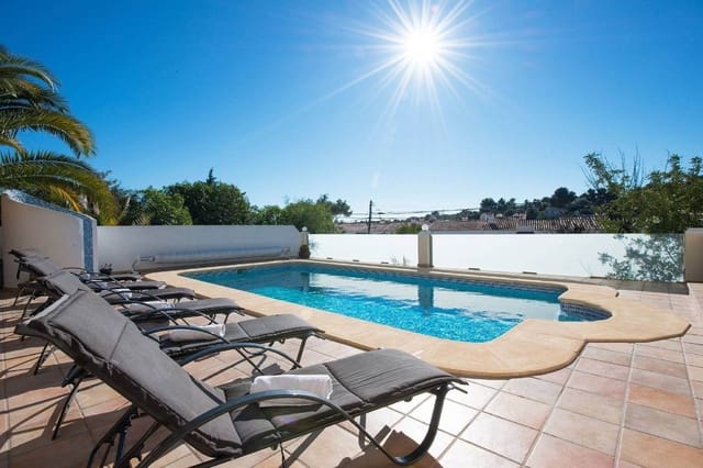 5 bedroom Villa for sale in Moraira, Teulada-Moraira with pool - € 795,000 (Ref: 9152488)
