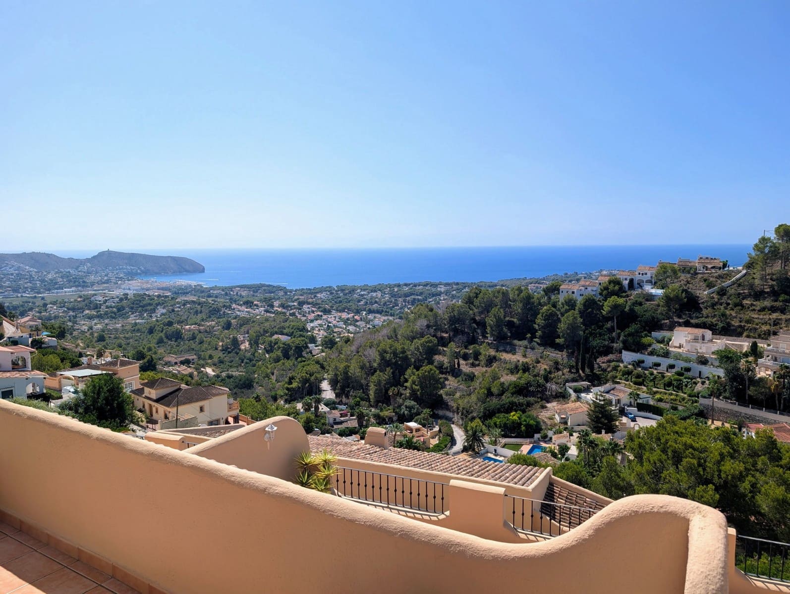 4 soveværelse Semi-Rækkehus til salg i Moraira med swimmingpool - € 445.000 (Ref: 9161449)