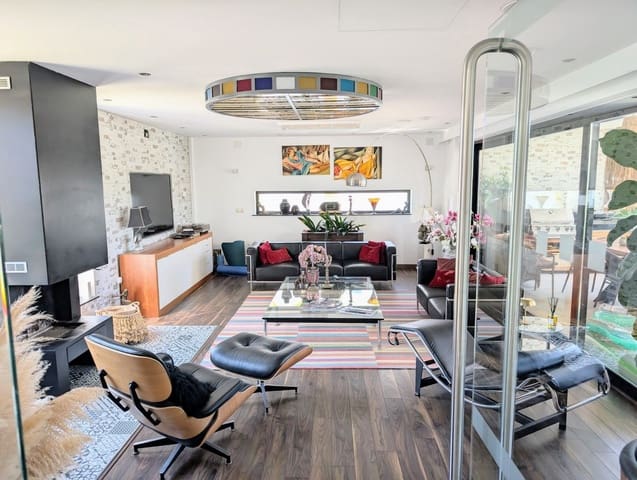 4 sypialnia Willa na sprzedaż w Calpe / Calp z basenem garażem - 1 589 000 € (Ref: 9180108)