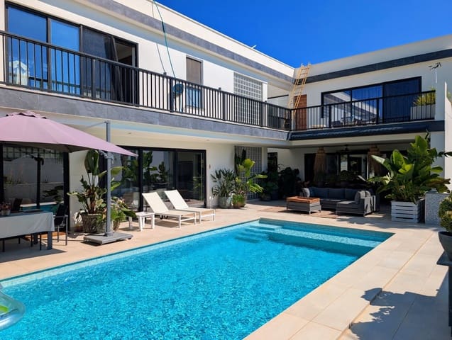 4 sypialnia Willa na sprzedaż w Calpe / Calp z basenem garażem - 1 589 000 € (Ref: 9180108)