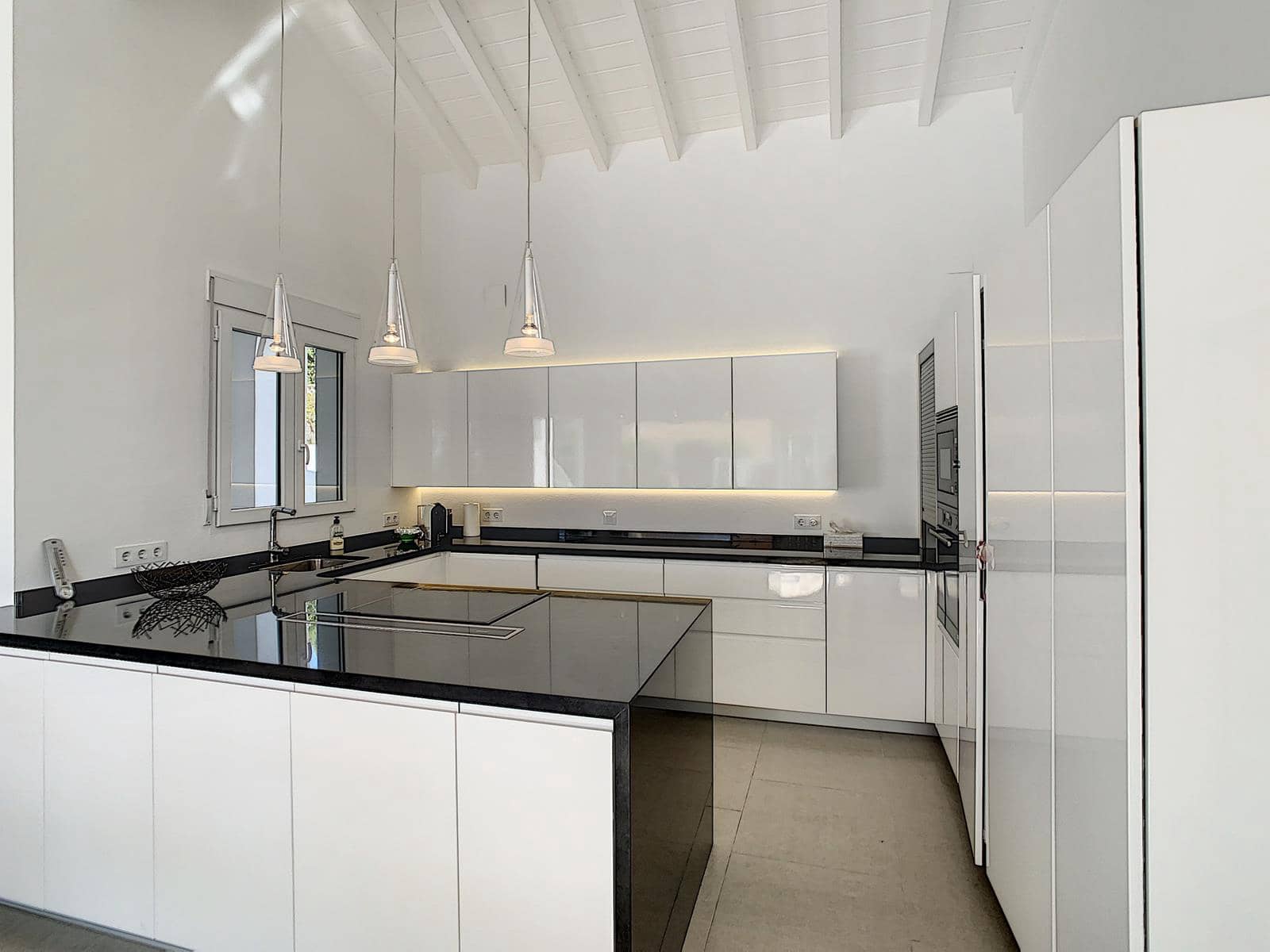 5 bedroom Villa for sale in Benitachell / Benitatxell with pool garage - € 1,490,000 (Ref: 9205251)