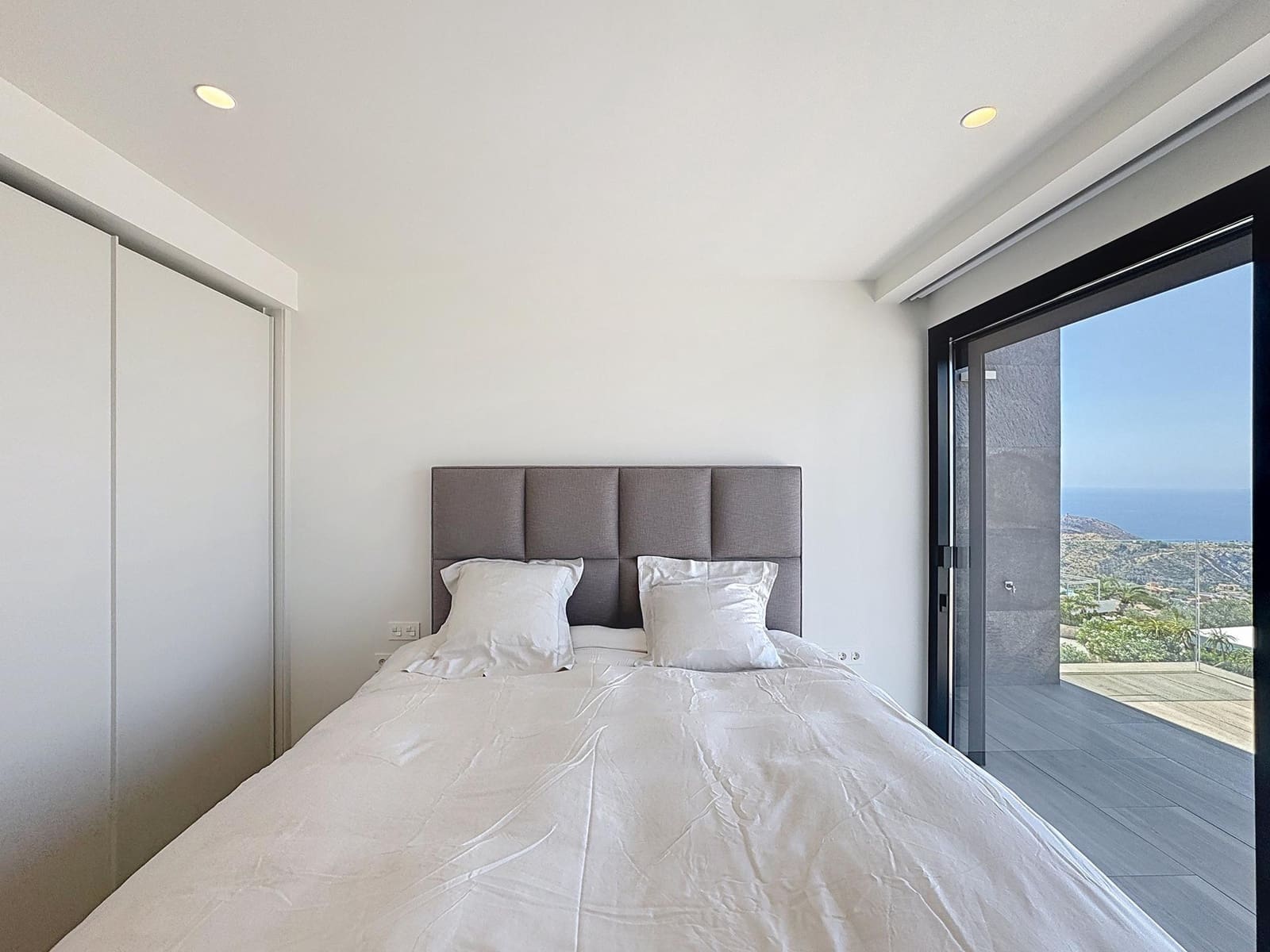 5 sypialnia Willa na sprzedaż w Benitachell / Benitatxell z basenem garażem - 3 250 000 € (Ref: 9205252)