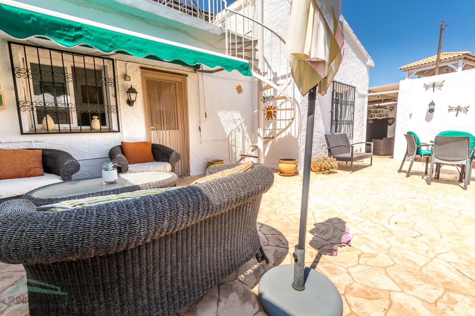 Chalet de 2 habitaciones en Albir en venta con piscina garaje - 385.000 € (Ref: 9231756)