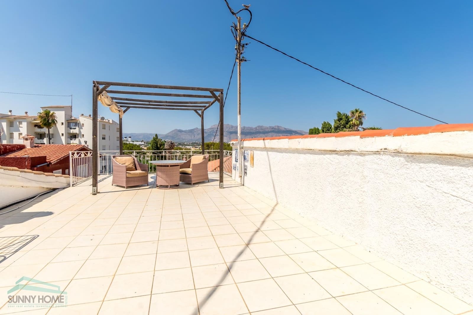 Chalet de 2 habitaciones en Albir en venta con piscina garaje - 385.000 € (Ref: 9231756)