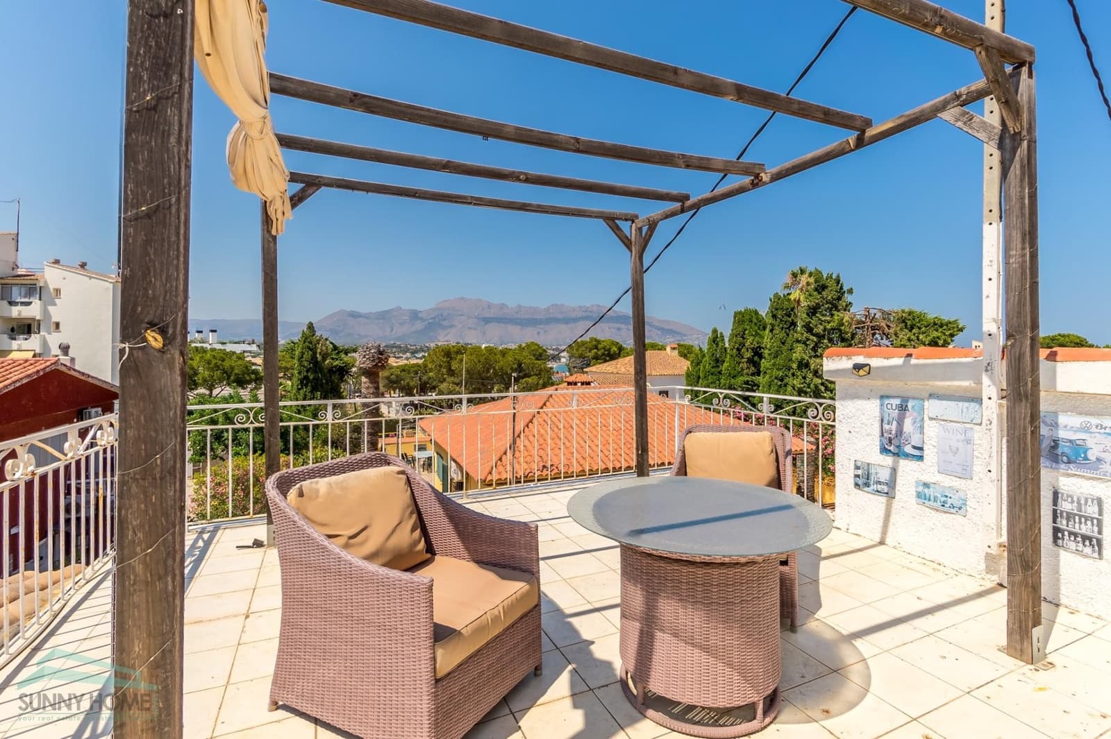 Chalet de 2 habitaciones en Albir en venta con piscina garaje - 385.000 € (Ref: 9231756)