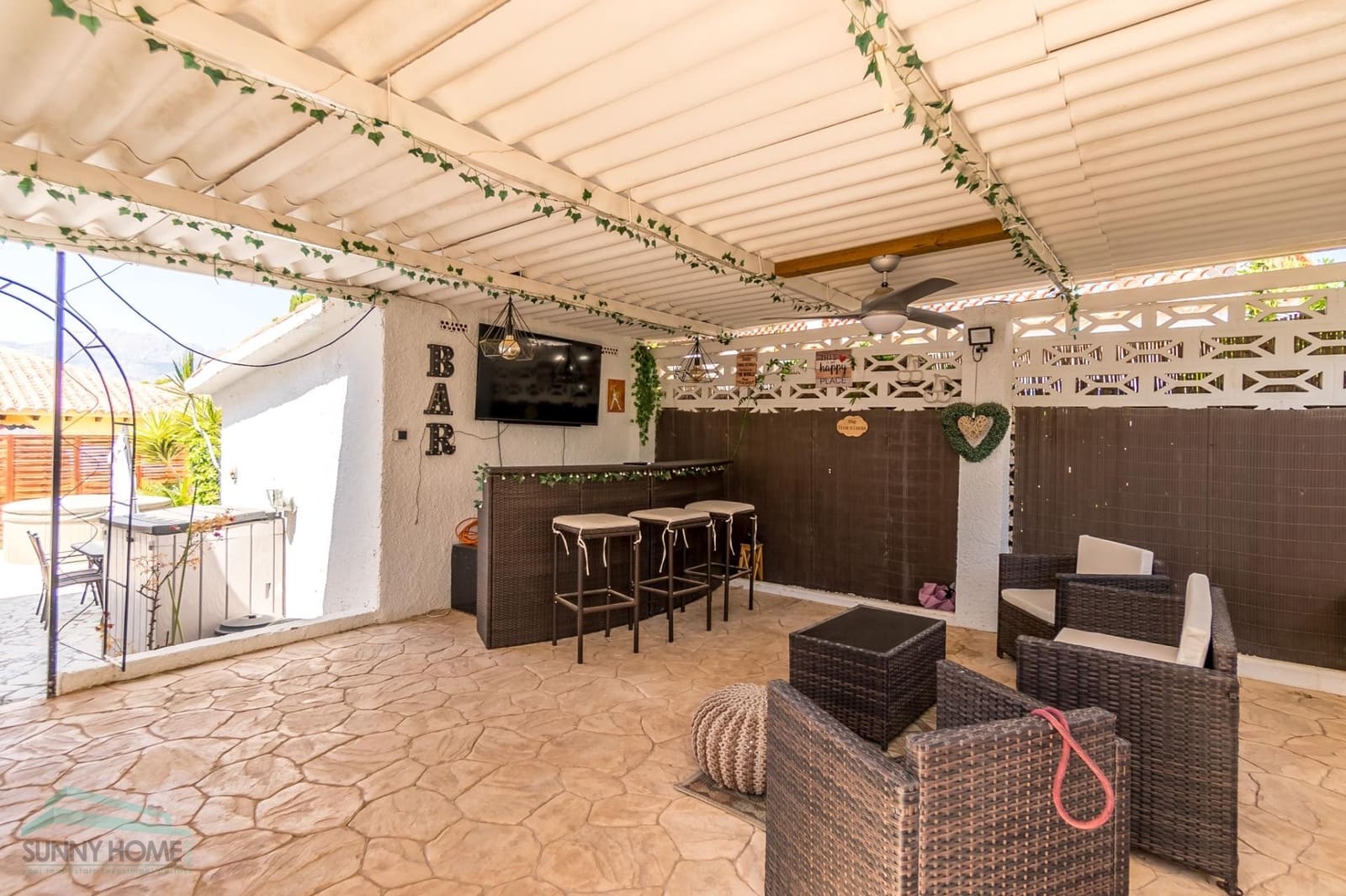 Chalet de 2 habitaciones en Albir en venta con piscina garaje - 385.000 € (Ref: 9231756)