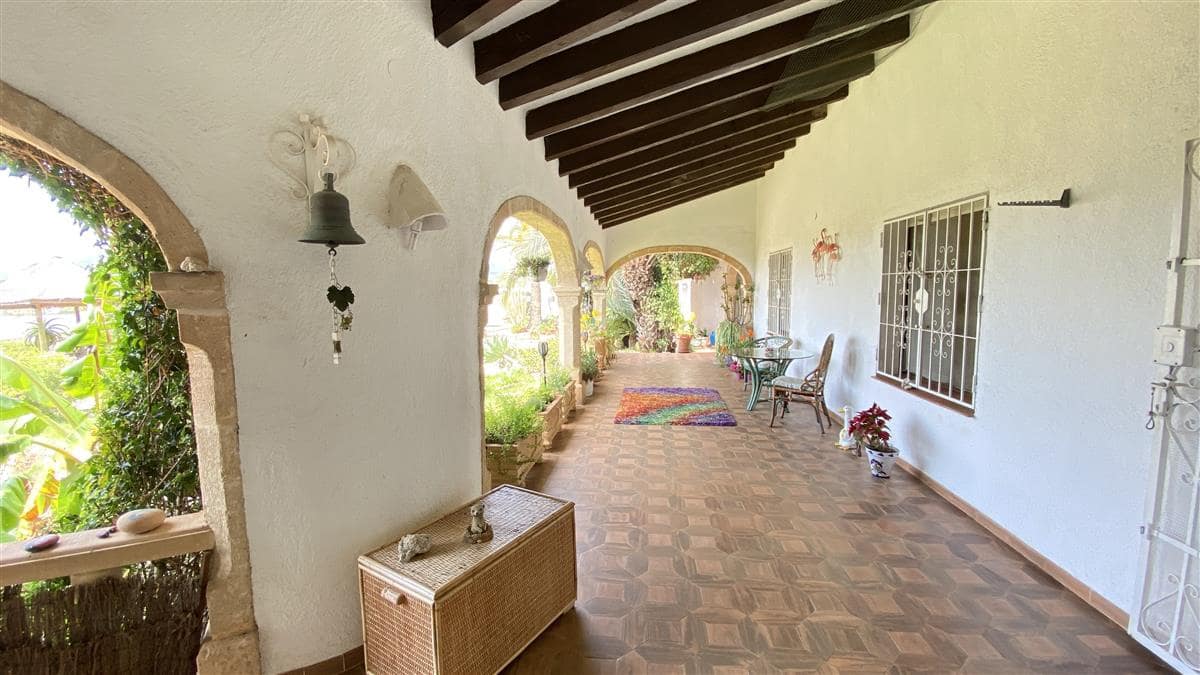 18 bedroom Villa for sale in Calpe / Calp with pool - € 1,995,000 (Ref: 9324484)