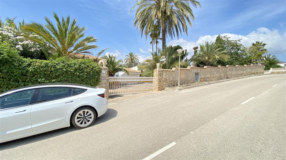 18 bedroom Villa for sale in Calpe / Calp with pool - € 1,995,000 (Ref: 9324484)