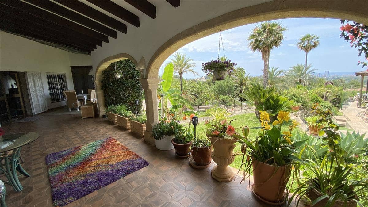 18 bedroom Villa for sale in Calpe / Calp with pool - € 1,995,000 (Ref: 9324484)