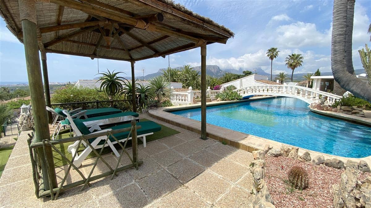 18 bedroom Villa for sale in Calpe / Calp with pool - € 1,995,000 (Ref: 9324484)