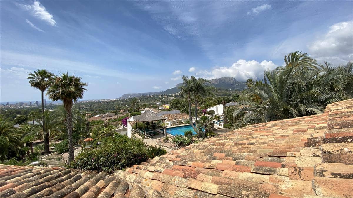 18 bedroom Villa for sale in Calpe / Calp with pool - € 1,995,000 (Ref: 9324484)