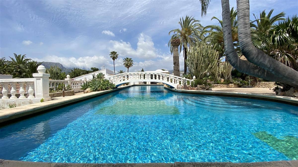 18 bedroom Villa for sale in Calpe / Calp with pool - € 1,995,000 (Ref: 9324484)