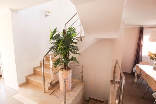 4 chambre Villa/Maison Semi-Mitoyenne à vendre à Calpe / Calp avec piscine garage - 549 000 € (Ref: 9324489)