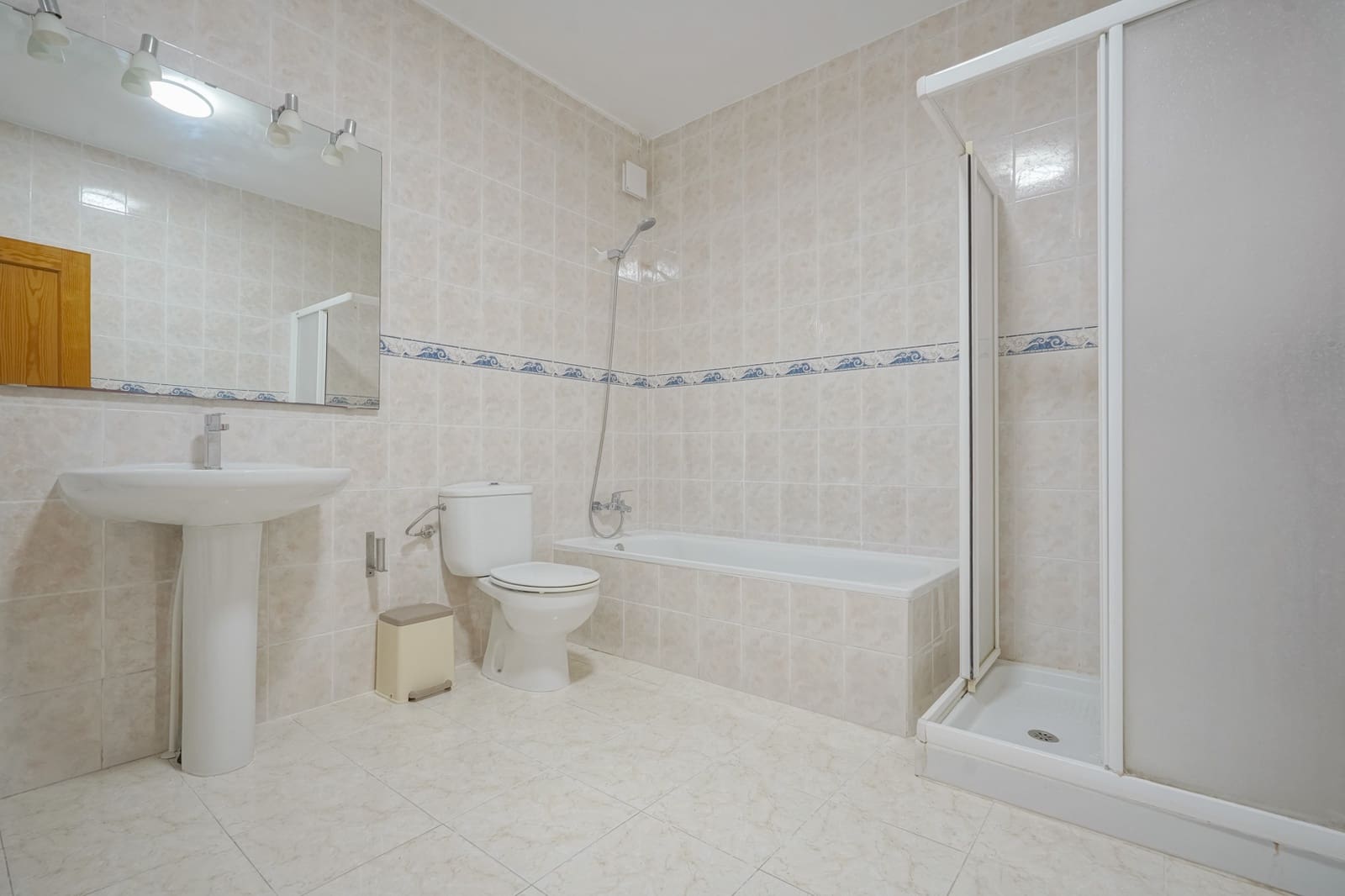 Hus til salgs i Benitachell / Benitatxell med svømmebasseng garasje - € 345 000 (Ref: 9324490)