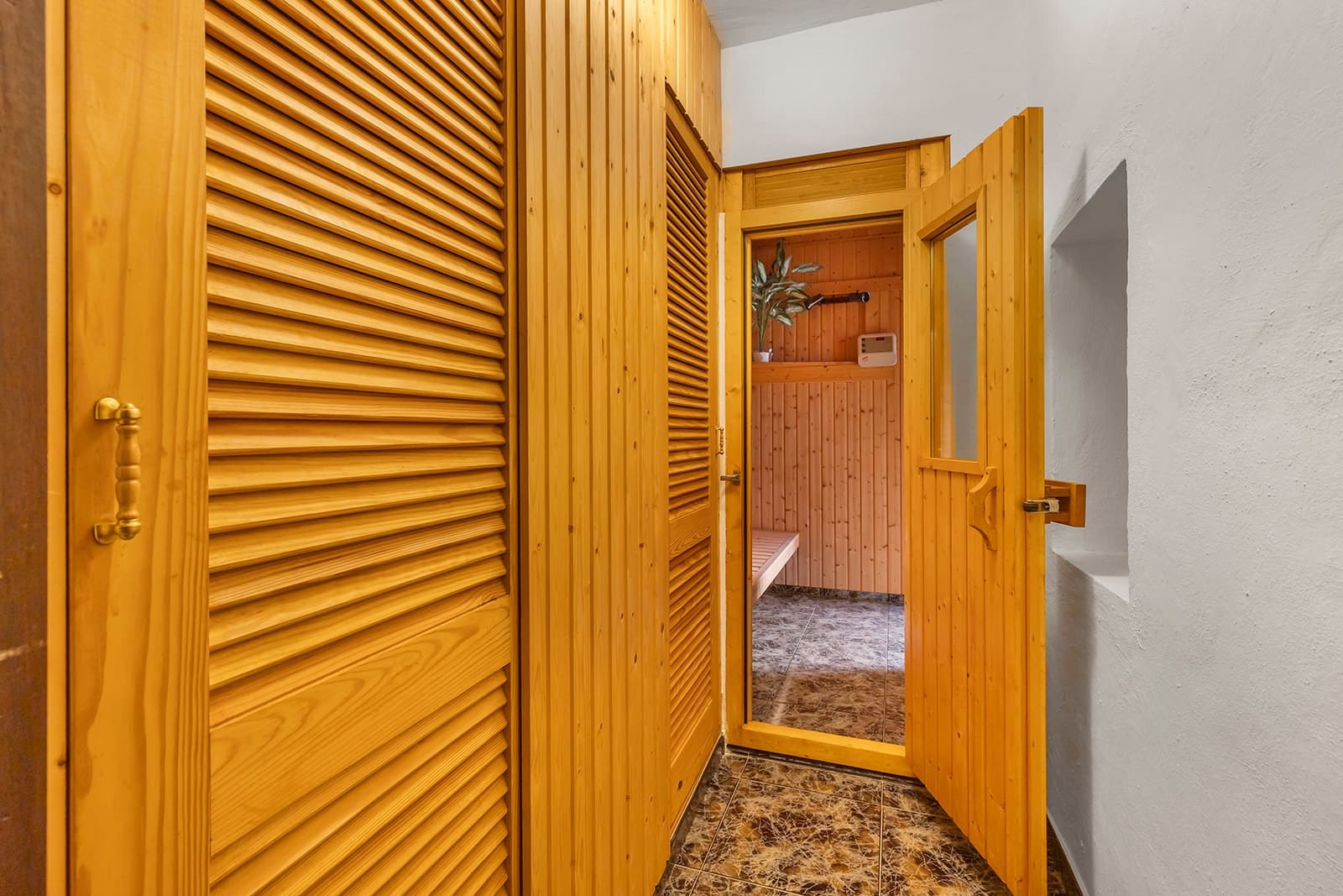 5 bedroom Villa for sale in Orihuela Costa - € 670,000 (Ref: 9379350)